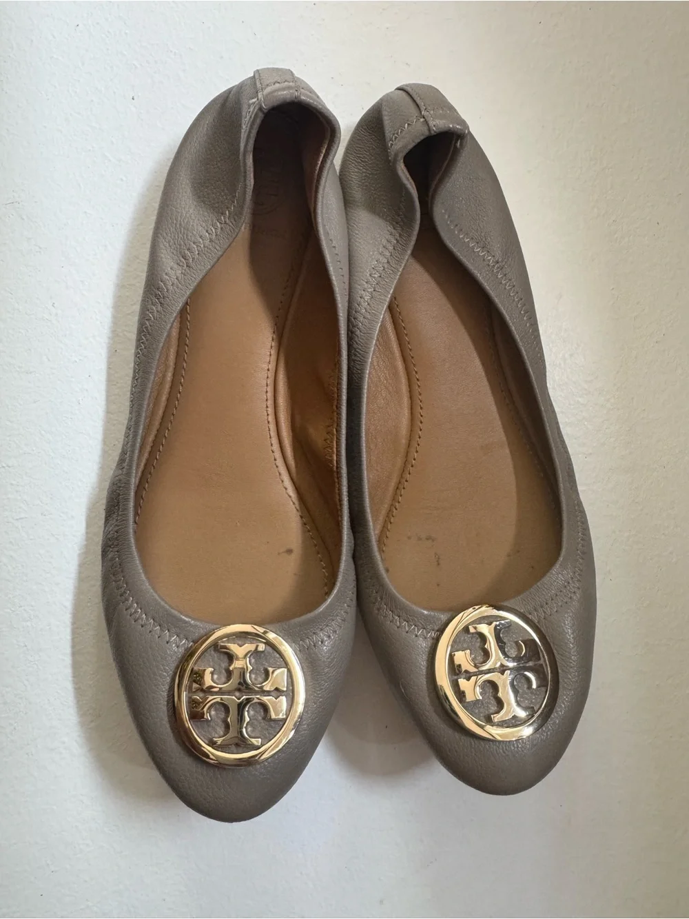Tory Burch Benton 2 Travel Ballet in French Gray, size 7